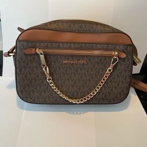 Michael Kors Jet Set Camera Bag